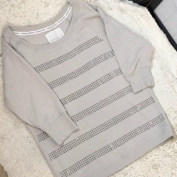 Victoria’s Secret supermodel sweatshirt - Picture 7 of 7